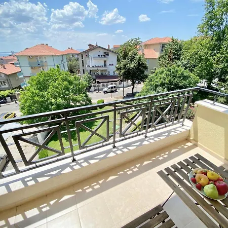 Central Seaview For 4 Guests Apartment *