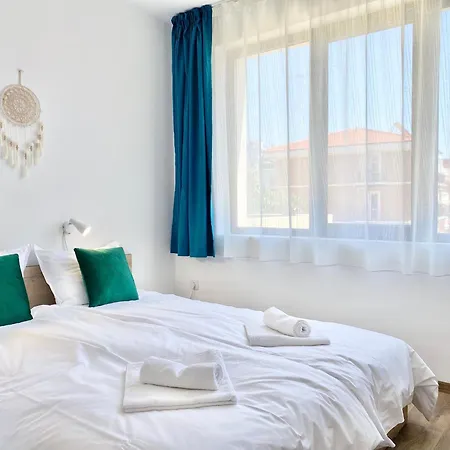 Central Seaview For 4 Guests Sveti Vlas