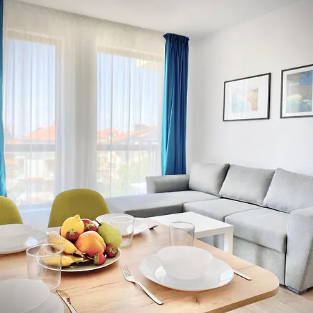 Central Seaview For 4 Guests
