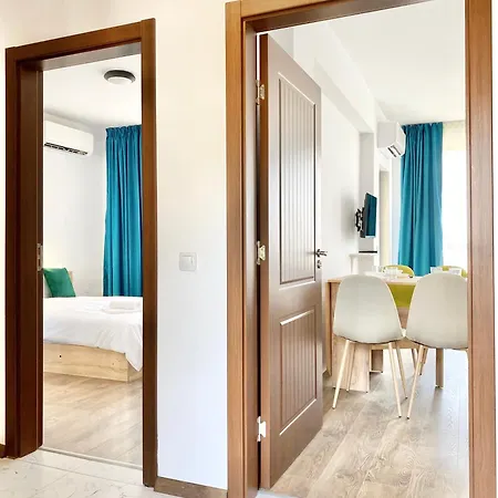 Central Seaview For 4 Guests Apartment