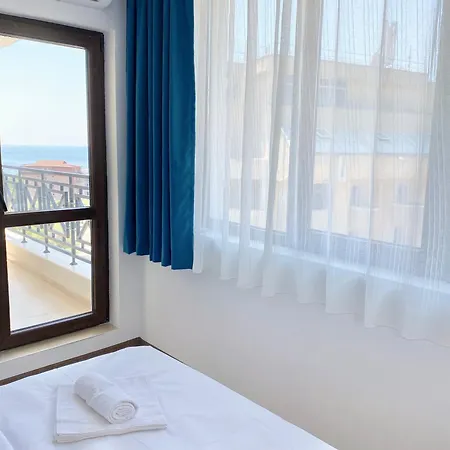 Apartment Central Seaview For 4 Guests Sveti Vlas