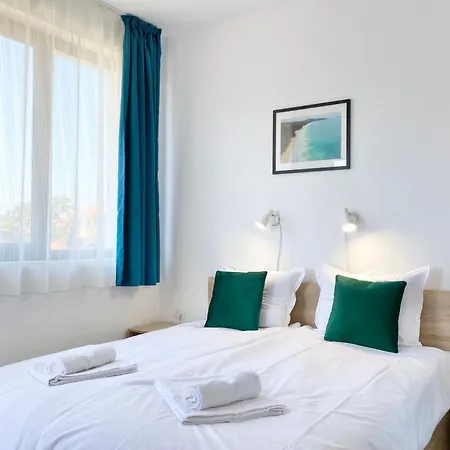 Central Seaview For 4 Guests Apartment