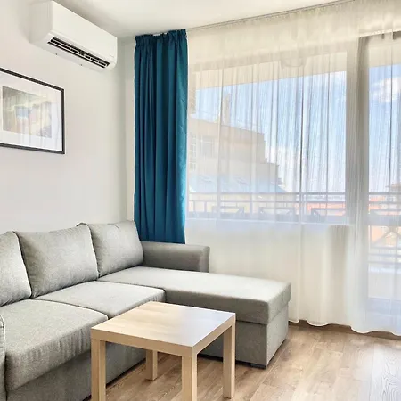 Central Seaview For 4 Guests Apartment