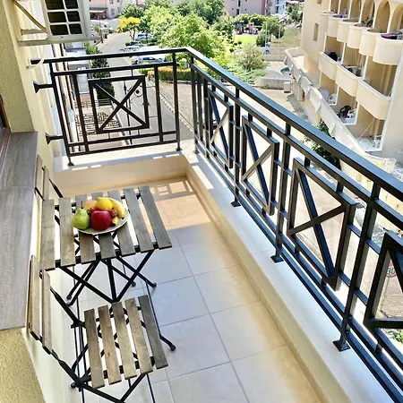 Central Seaview For 4 Guests Apartment