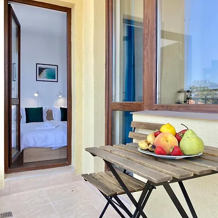 Central Seaview For 4 Guests Apartment