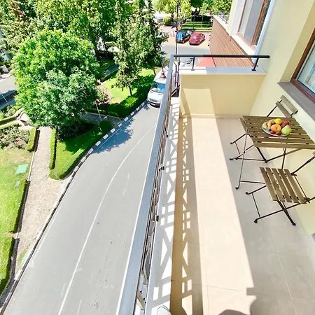Central Seaview For 4 Guests *
