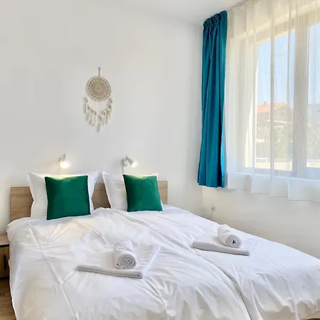 Central Seaview For 4 Guests Апартамент Свети Влас