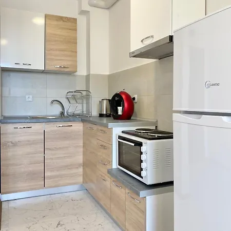 Апартамент Central Seaview For 4 Guests Свети Влас